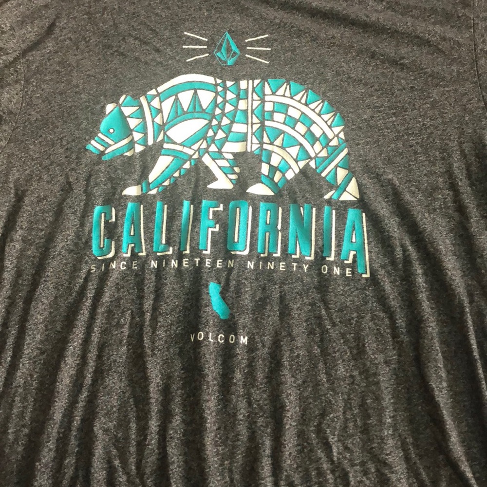 Men’s XL Volcom tee